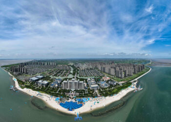 CHINA YANGTZE RIVER ESTUARY VIEWS (CN)