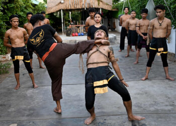 CAMBODIA LIFESTYLE CULTURE POLITICS FIGHTING