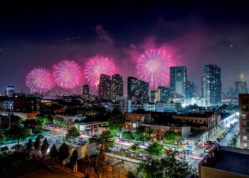 Independence Day, U.S., violence, shootings, deaths, Chicago, Huntington Beach, Boston, July 4th, Xinhua, AP