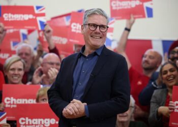 Britons Vote In Election Expected To Propel Labour To Power