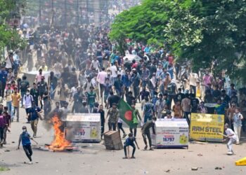 Protesters Burned Several Government Buildings In Banglade Police