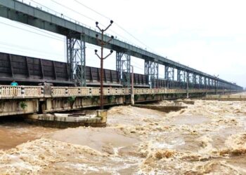 Saptakosi River, water level, Kosi Barrage, cusecs, monsoon rains, floodgates, embankment, Dharan, Amit Yadav