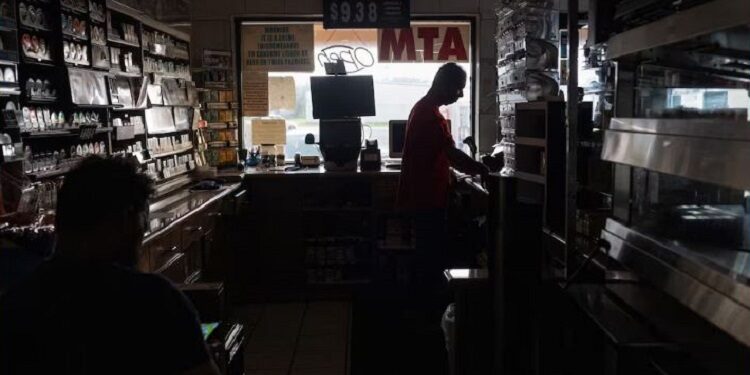 Hurricane Beryl, Texas, power outage, electricity disruption, Centerpoint Energy, Houston, storm impact, weather forecast, Colorado State University, major storms